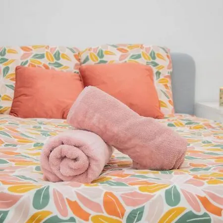 Apartment Le Moineau -poterne -parking Gratuit -calme-centre